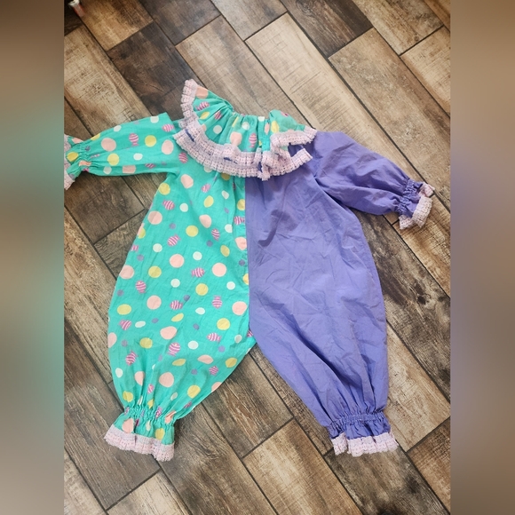 Costume - Picture 2 of 5